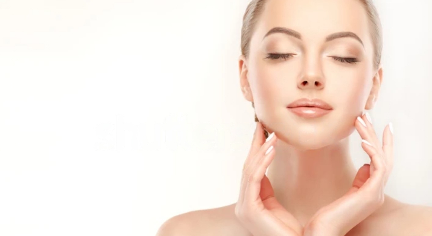 Read more about the article Discover the Magic of Natural Face Toners